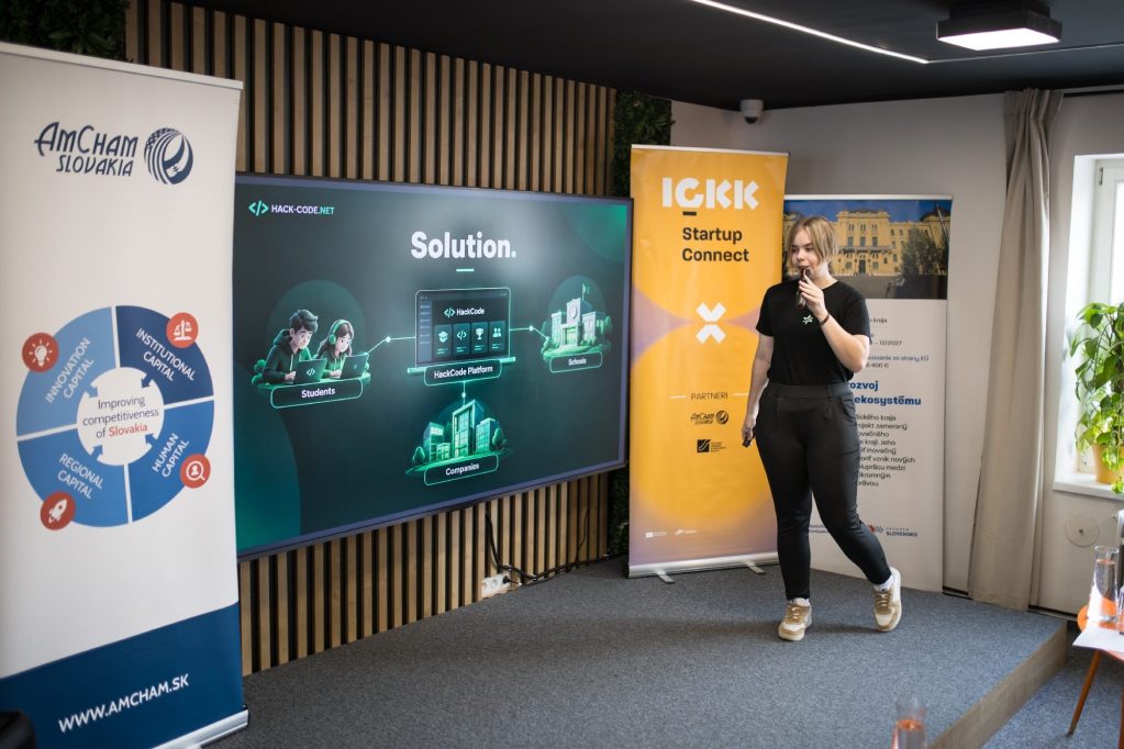 Prezentácia startupu počas pitch session na finále Startup Connect