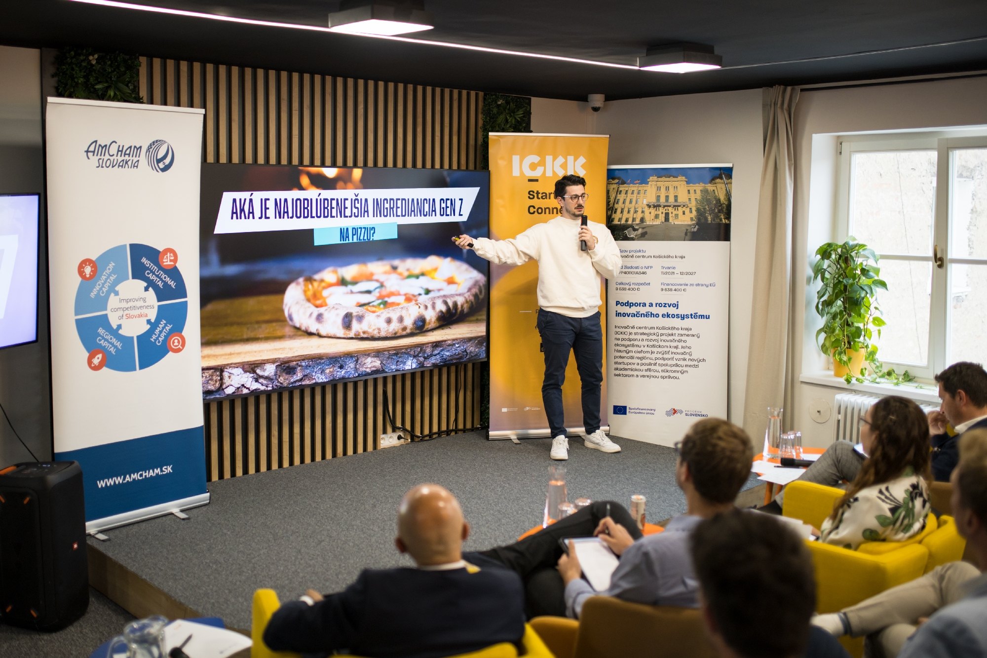 Prednáška pred publikom na finále Startup Connect